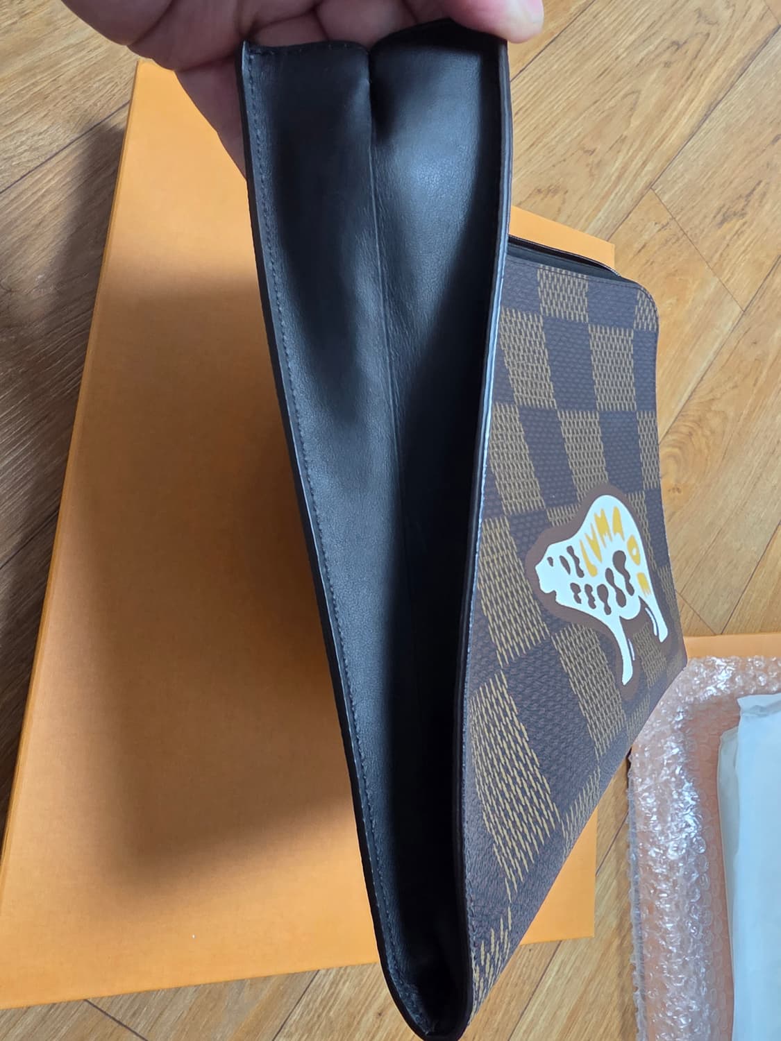 루이비통 니고 클러치 gm 상품이미지4