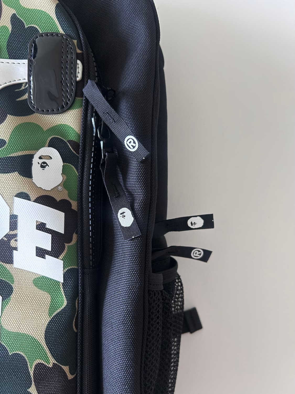 베이프 스케이트보드 백팩 상품이미지2