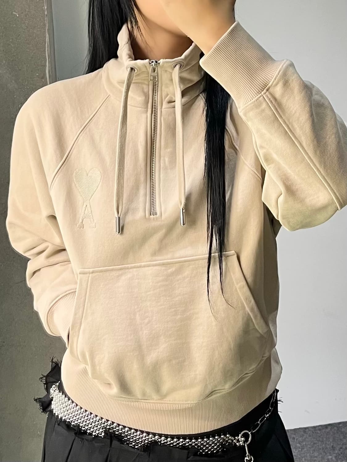 아미 22s/s 톤온톤 하프 집 스웻 상품이미지2