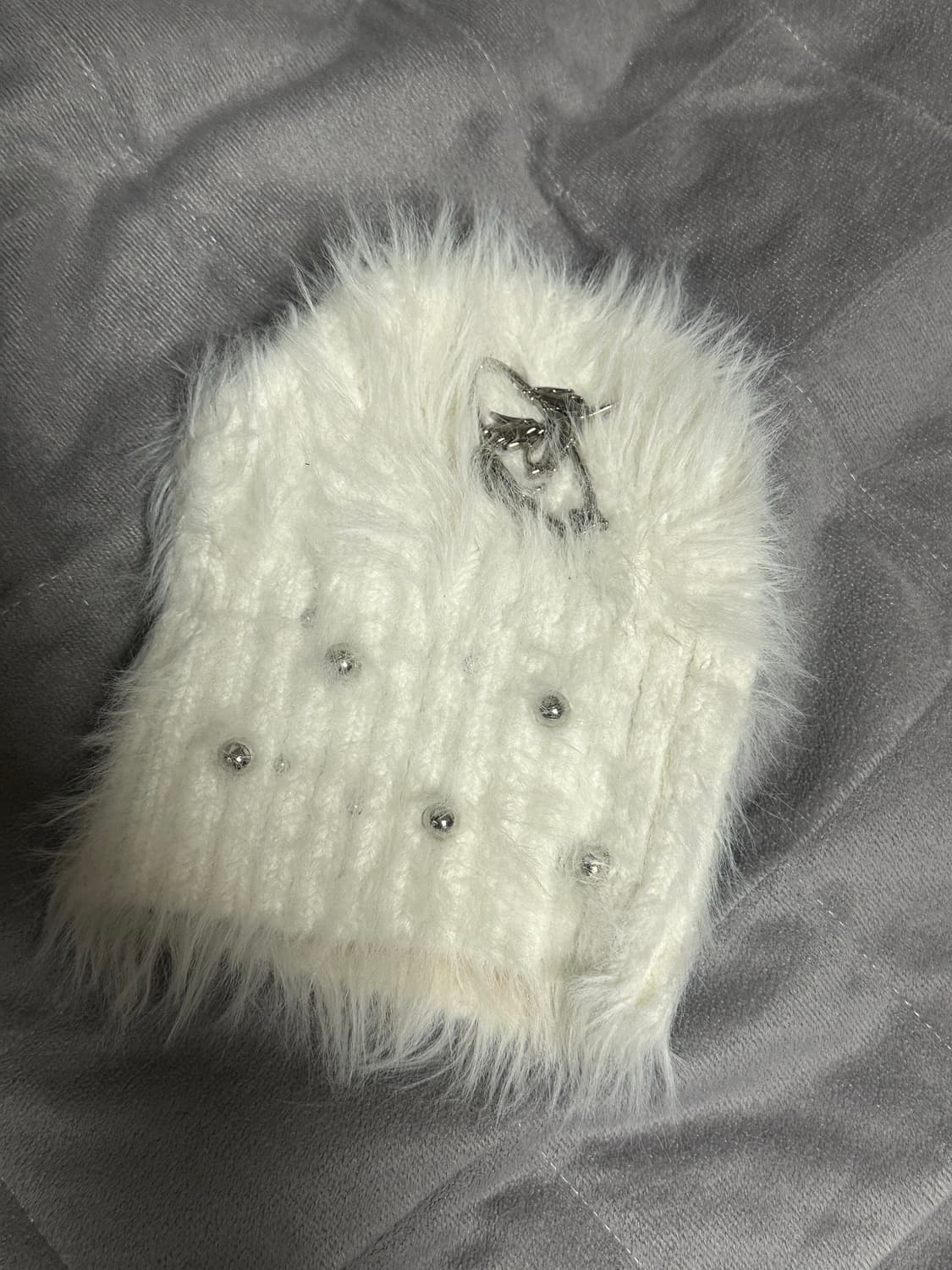 Tus 메탈로고 비니 화이트 팝니다 상품이미지1