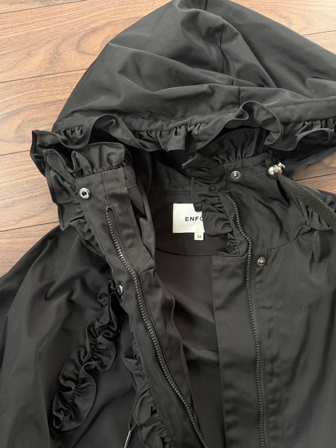 ENFOLD 블랙 러플 후드 코트 36 상품이미지3