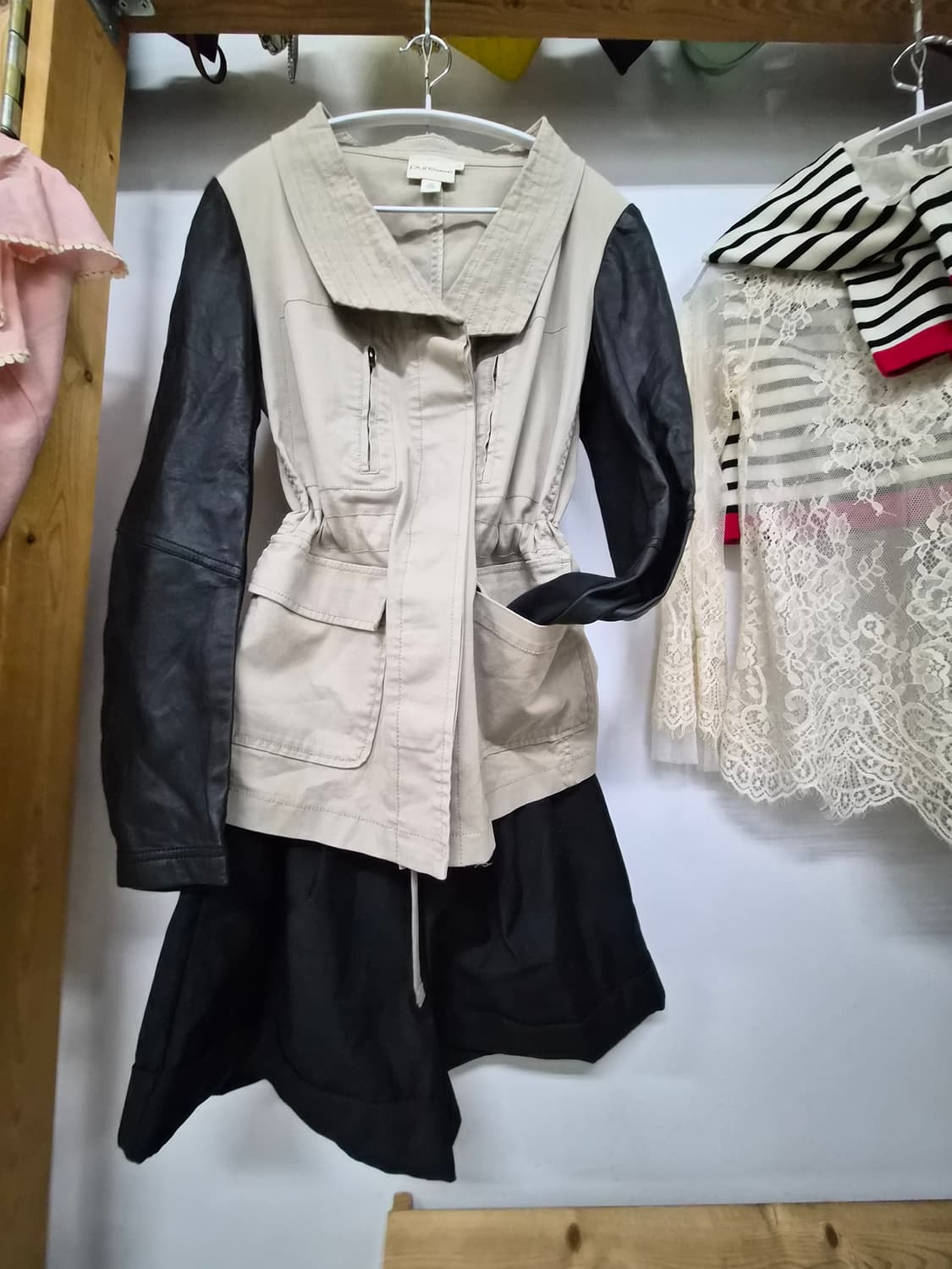 DKNY 가죽 트리밍 스판 자켓 상품이미지1