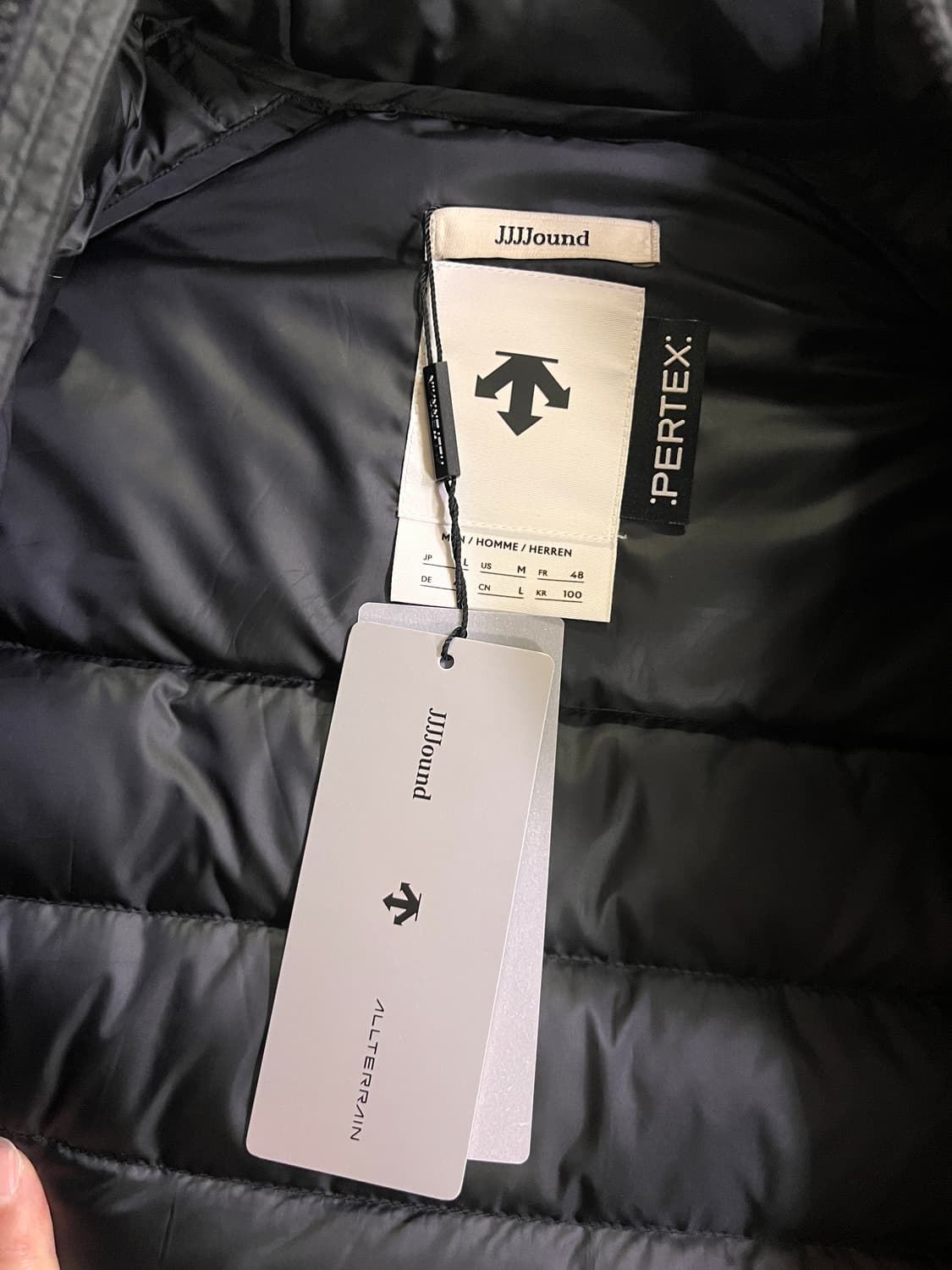 데상트 얼터레인 x JJJ자운드 다운 자켓 블랙 차콜 사이즈 L 판매 상품이미지3