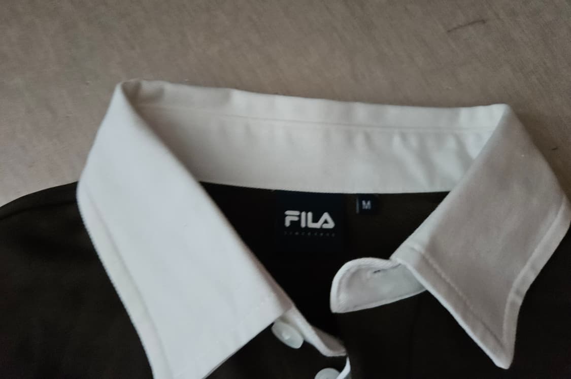 휠라 초코맛 럭비 맨투맨/브라운/한소희,강민경 착용 상품이미지3