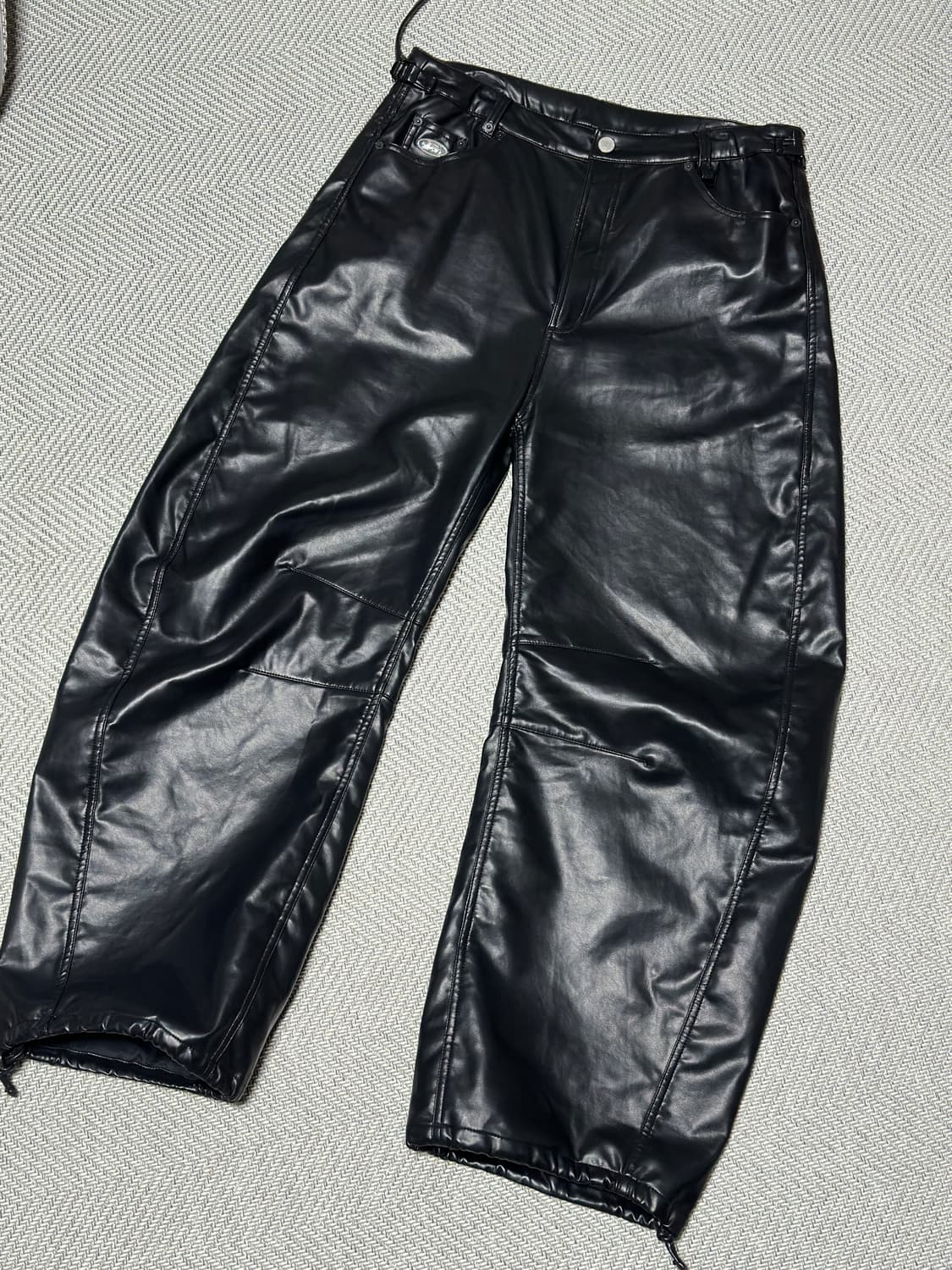 배드블러드 - 바이퍼 세미 커브드 팬츠 (블랙 레더) 상품이미지2