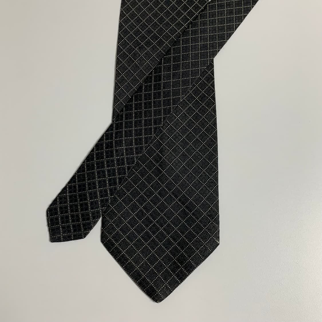 휴고보스(HUGO BOSS) 명품 블랙컬러 체크넥타이 100실크 A등급 상품이미지3