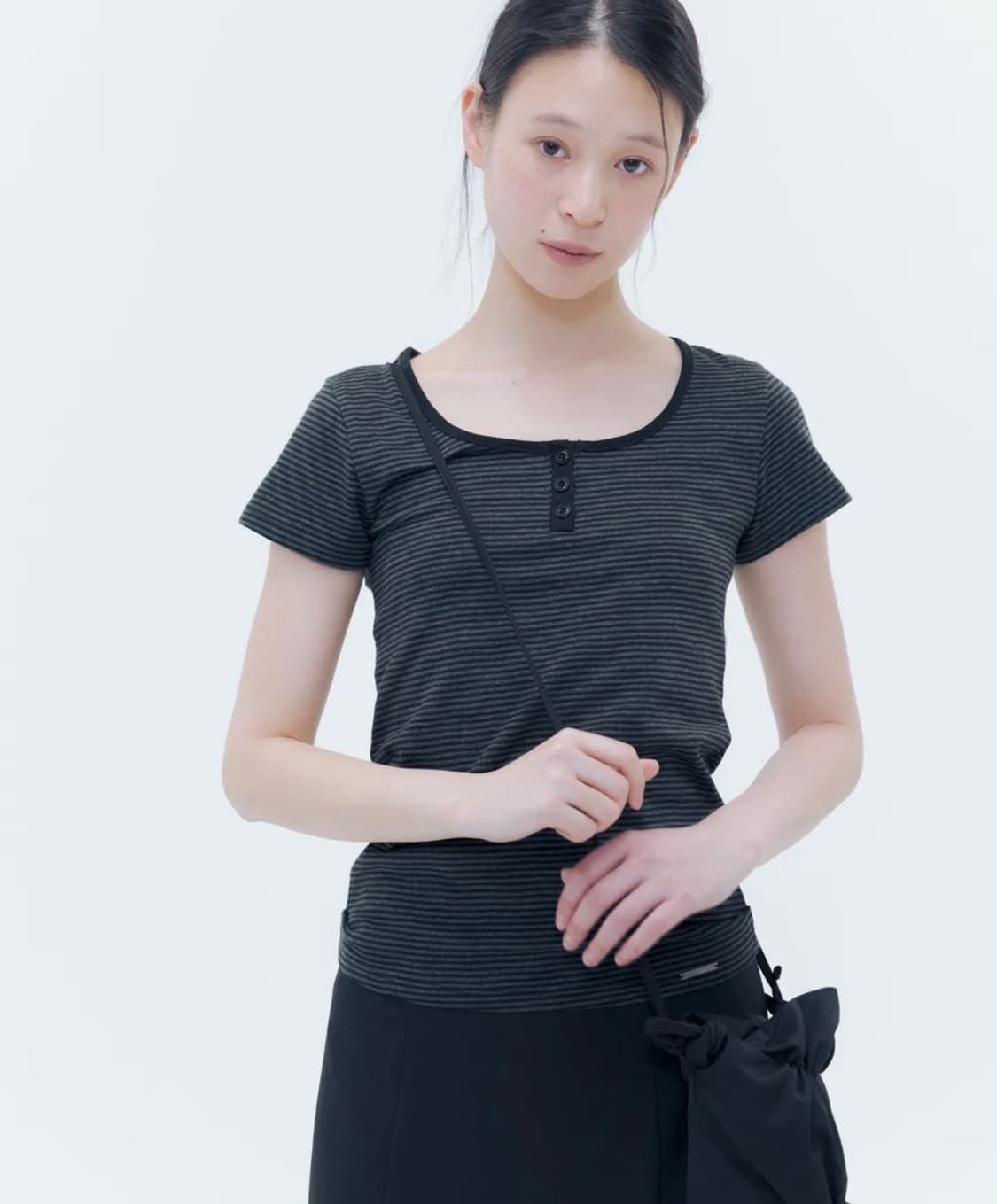 미세키서울 Striped henley neck short sleeves  상품이미지1