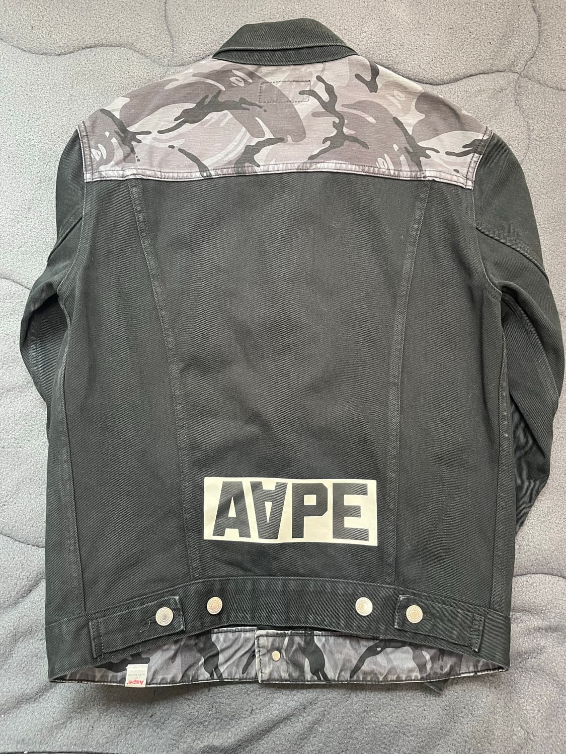 [L] 에이프 카모 흑청 데님 자켓 베이프 상품이미지5