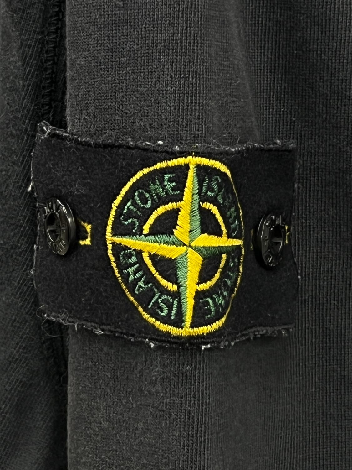 스톤아일랜드 와펜 블랙 롱슬리브 상품이미지5