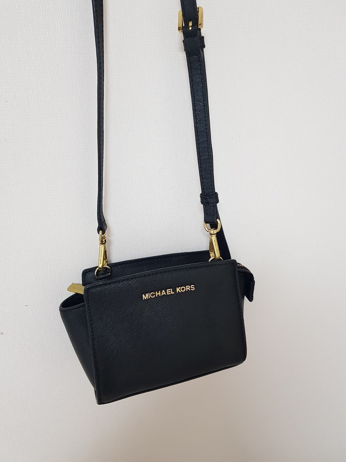 마이클코어스 미니 크로스백--정품 상품이미지1