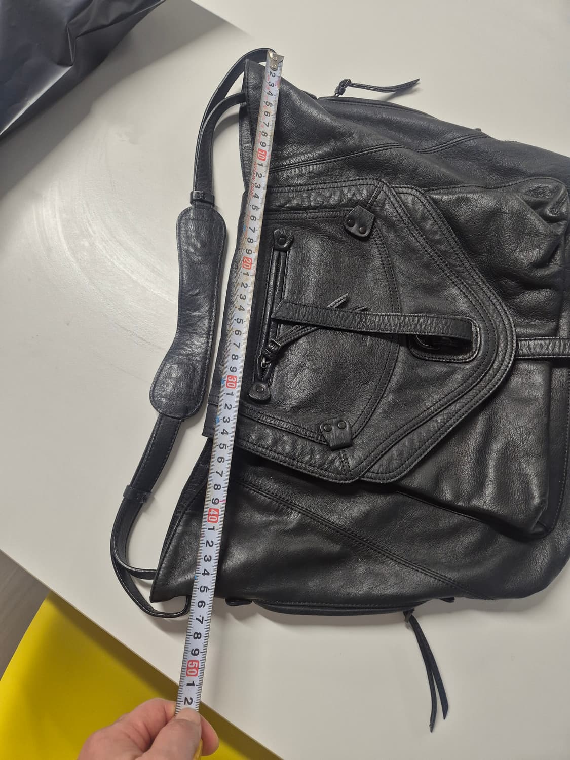 빈폴 준J 콜라보 가죽 숄더백입니다
 상품이미지10