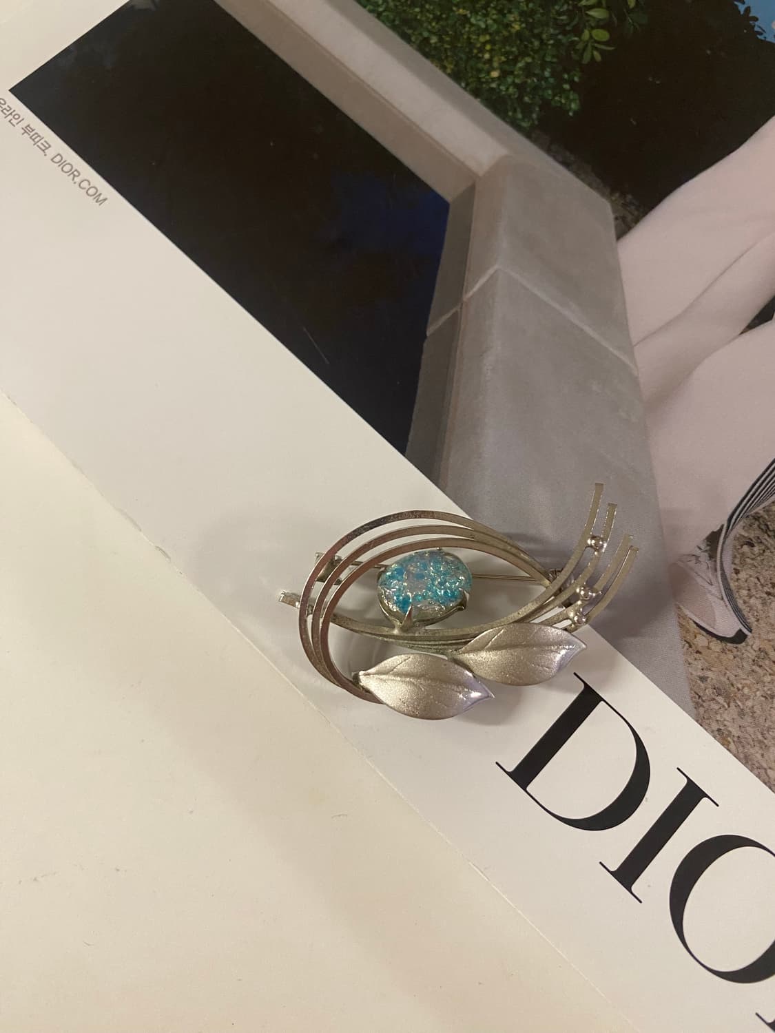 실버톤 오로라 브로치 상품이미지1