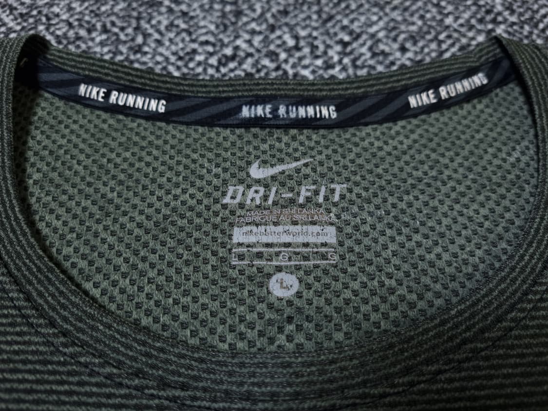 [무료배송][100]나이키 남성용 드라이핏 에어로리엑트 반팔티 상품이미지6