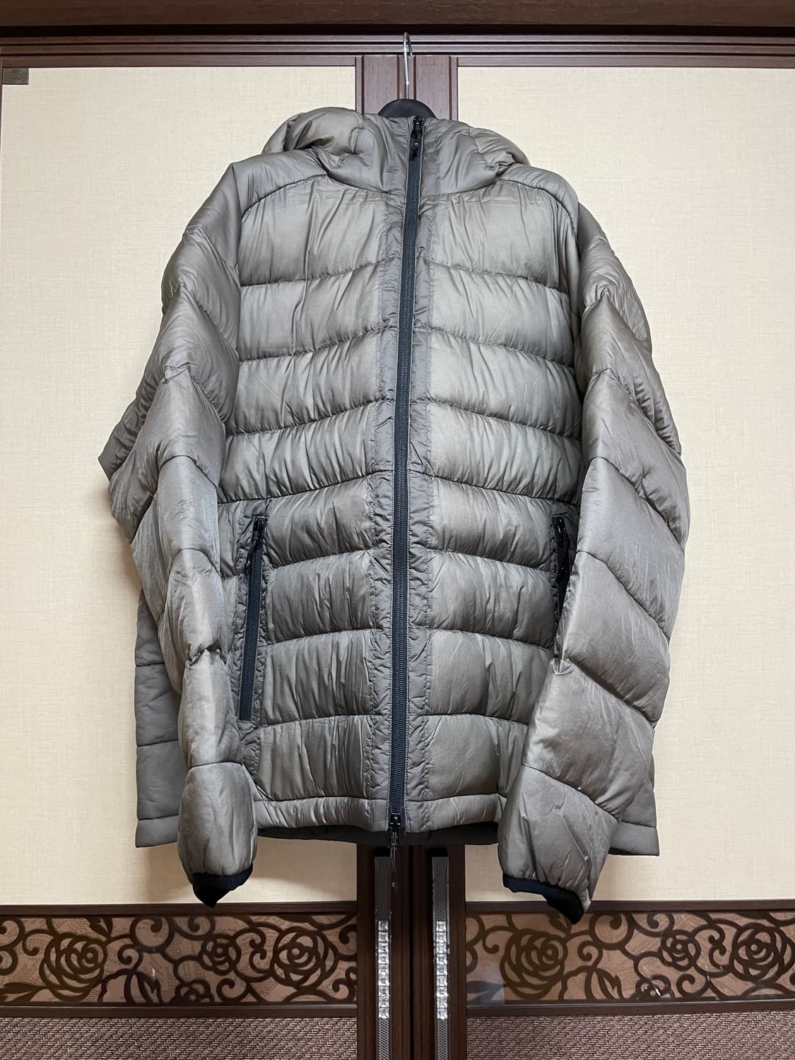 [1] 모이프 헬리움 후디드 다운 자켓 시어 올리브 상품이미지1