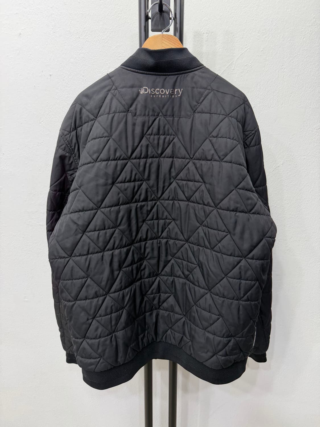 정품) 디스커버리 남성 퀼팅 봄버 블랙 패딩 105 상품이미지5