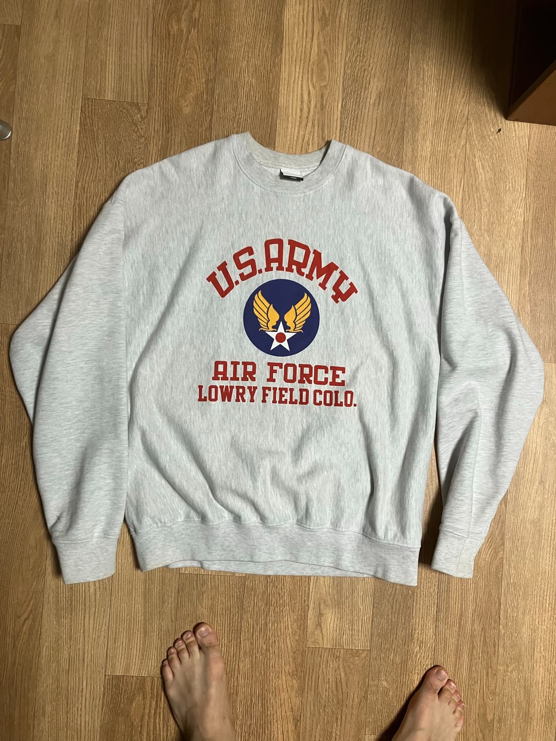 아웃스탠딩 맨투맨 상품이미지1