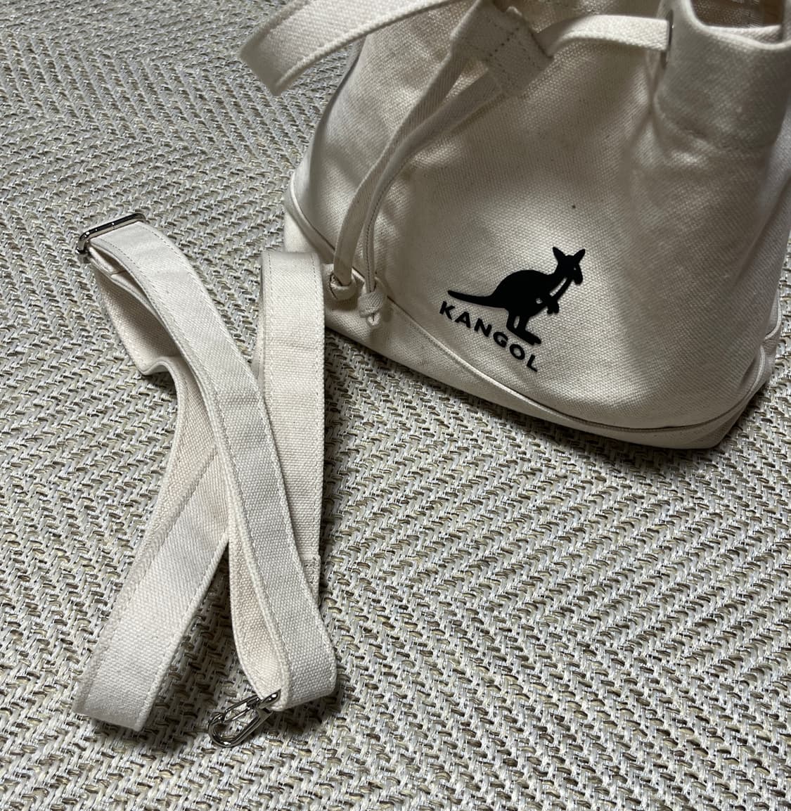 캉골 아이보리 캔버스 버킷백 핸드백 크로스백  상품이미지5