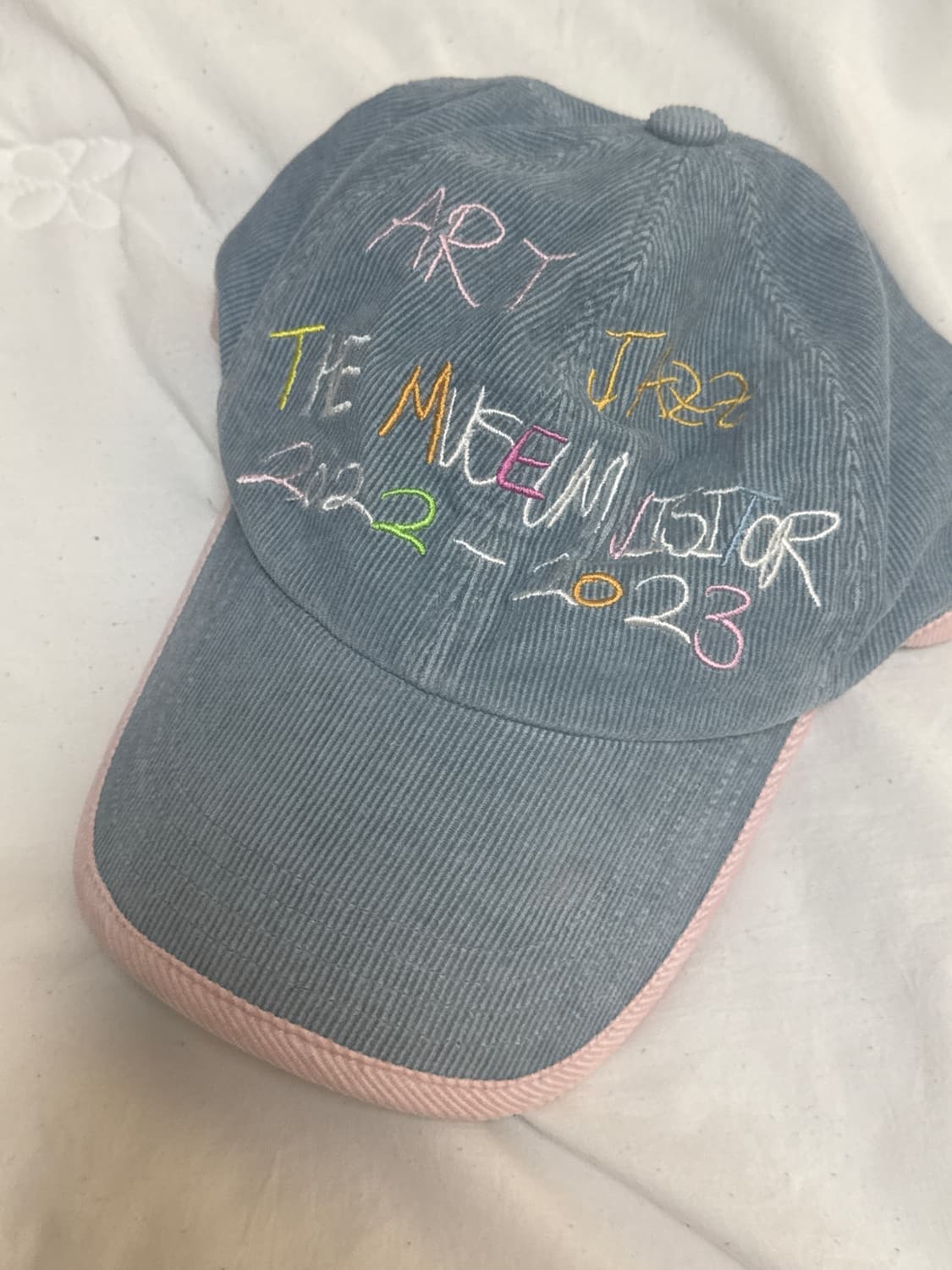 더뮤지엄비지터 모자 상품이미지1