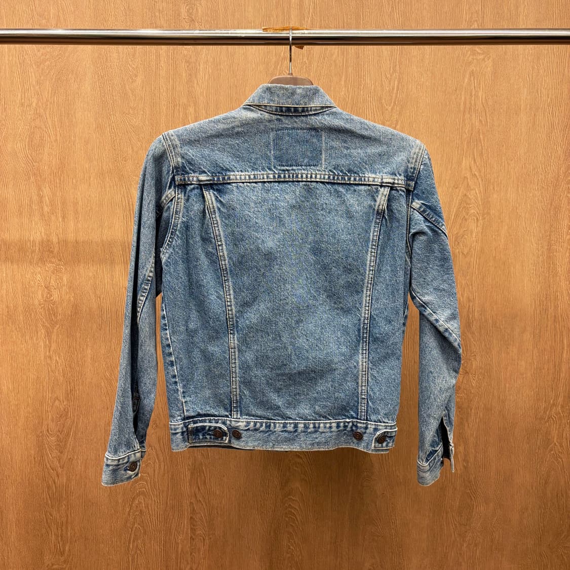 리바이스 데님 자켓 클래식 트러커 더블 포켓 디테일 워싱 블루 상품이미지3