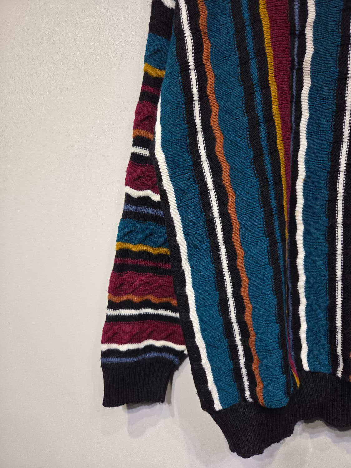 WEEKENDS USA 빈티지 멀티 스트라이프 3D 니트 상품이미지4