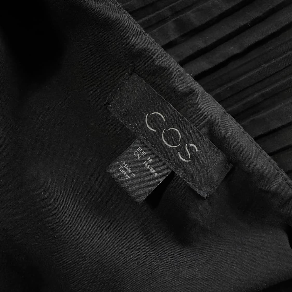 코스 COS 플리츠 슬리브리스 원피스 상품이미지4