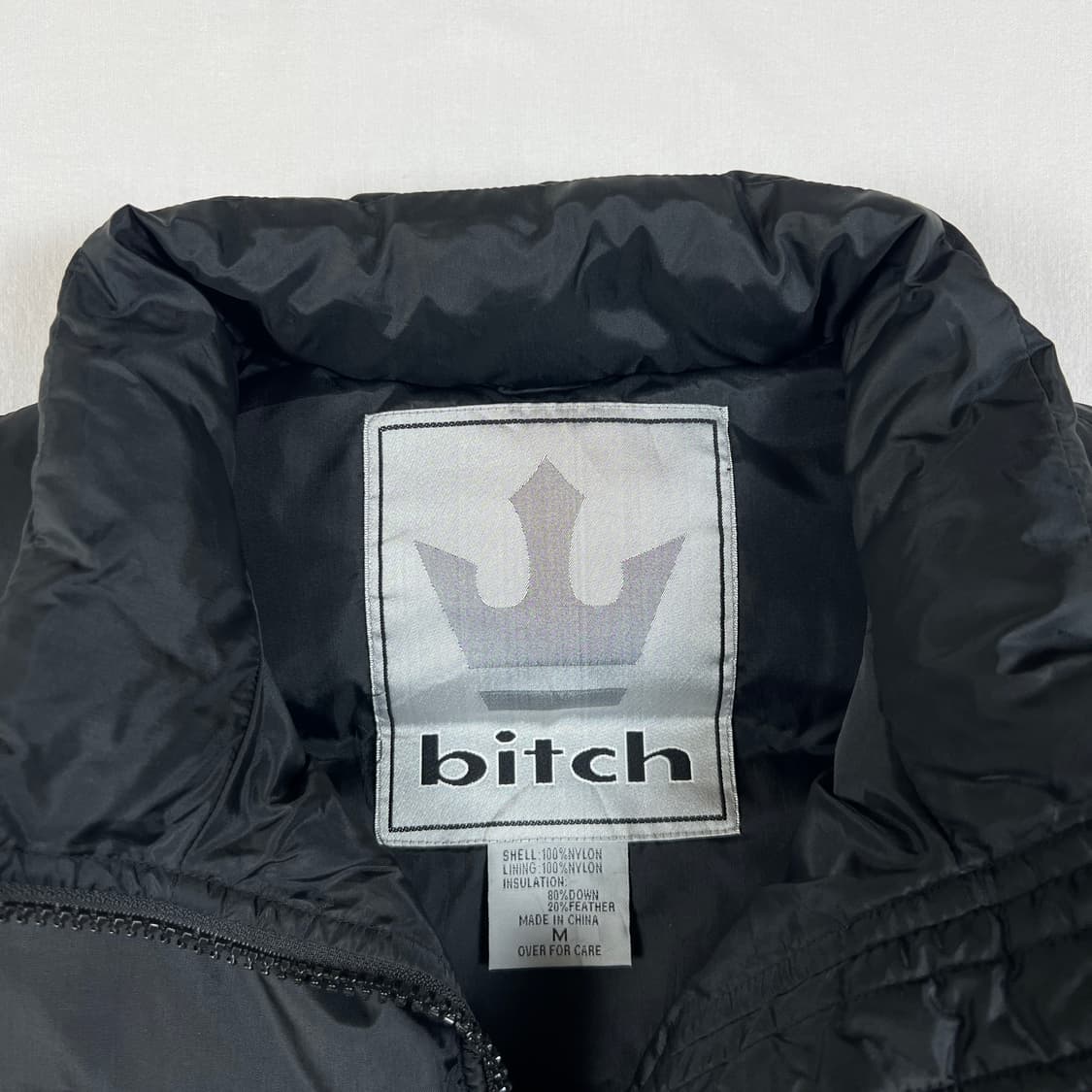 90’s bitch 스케이트보드 로고 다운 패딩 조끼 상품이미지6