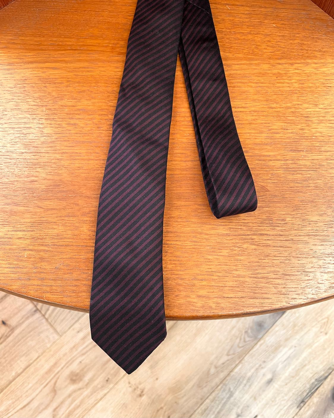 생로랑 버건디 스트라이프 내로우 넥타이 상품이미지2
