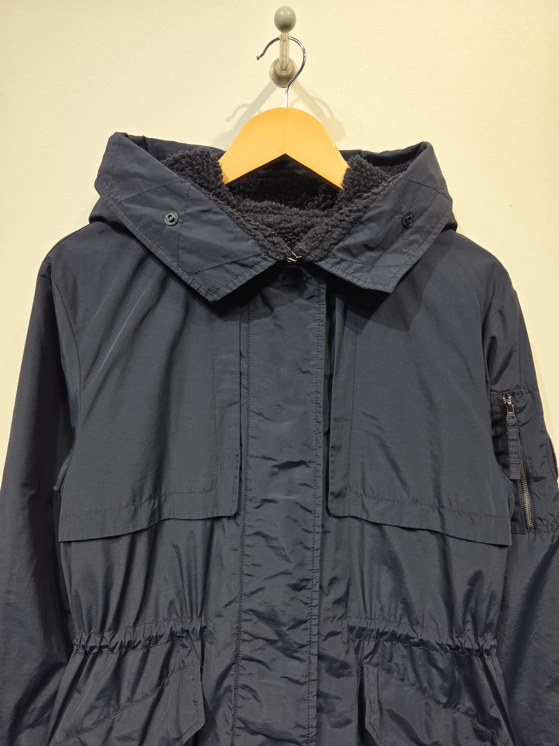 Thursday Island 써스데이 아일랜드 후드 배색 야상 점퍼 상품이미지3