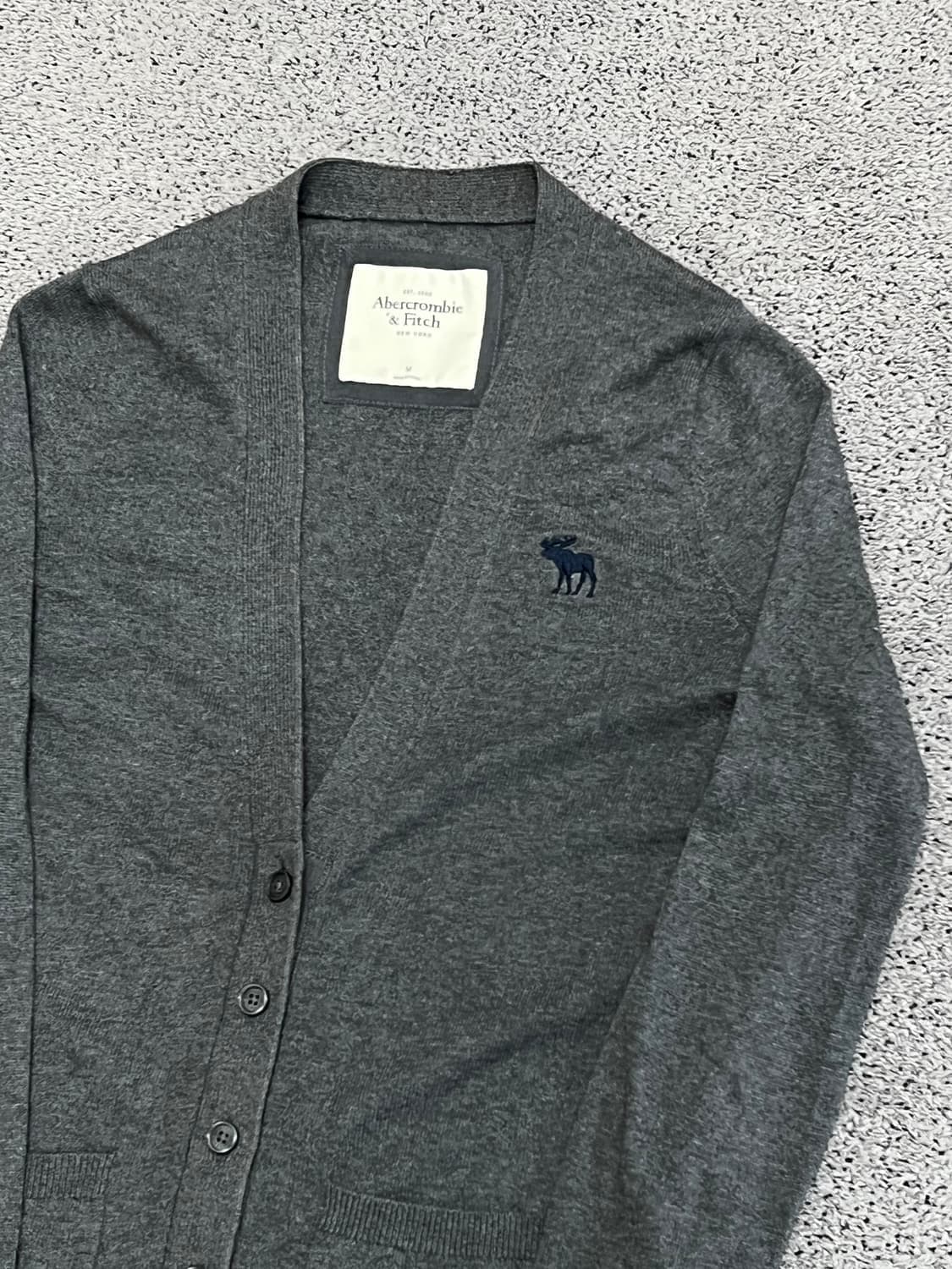 (M) 아베크롬비 자수로고 가디건 차콜 상품이미지2