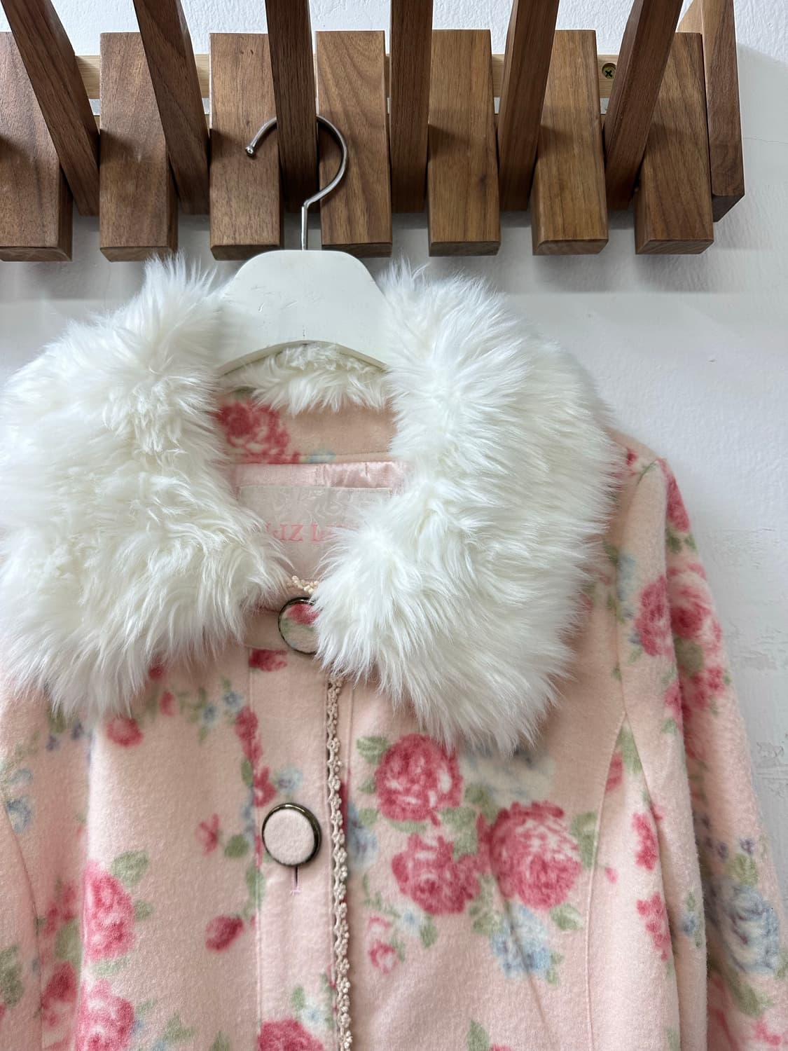 드라이완료 극희귀매물 핑크 리즈리사 플라워 핑크 퍼 카라 레이스 코트 상품이미지2