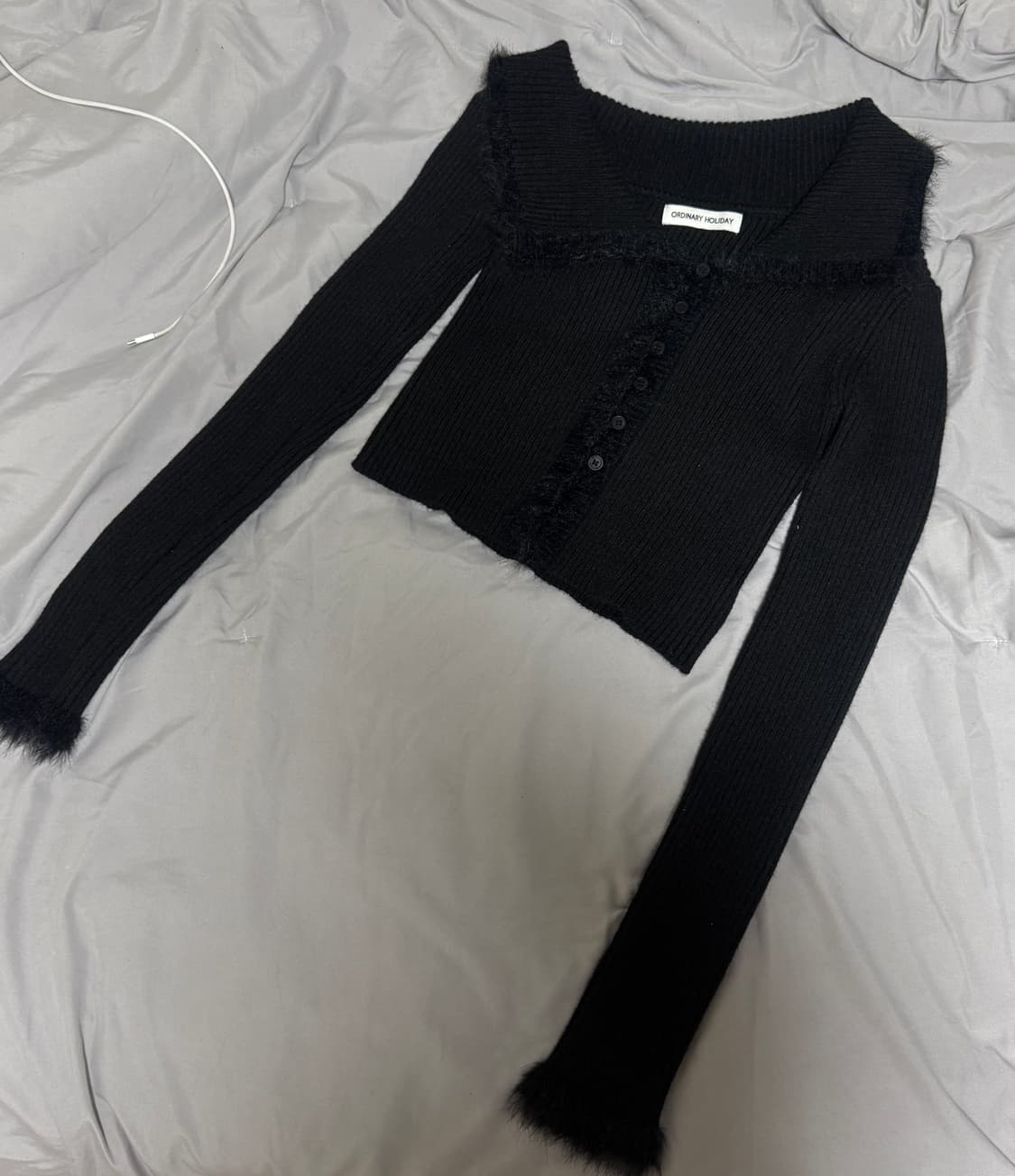 오디너리홀리데이 TRIMMING OFF-SHOULDER CARDIGAN 상품이미지6