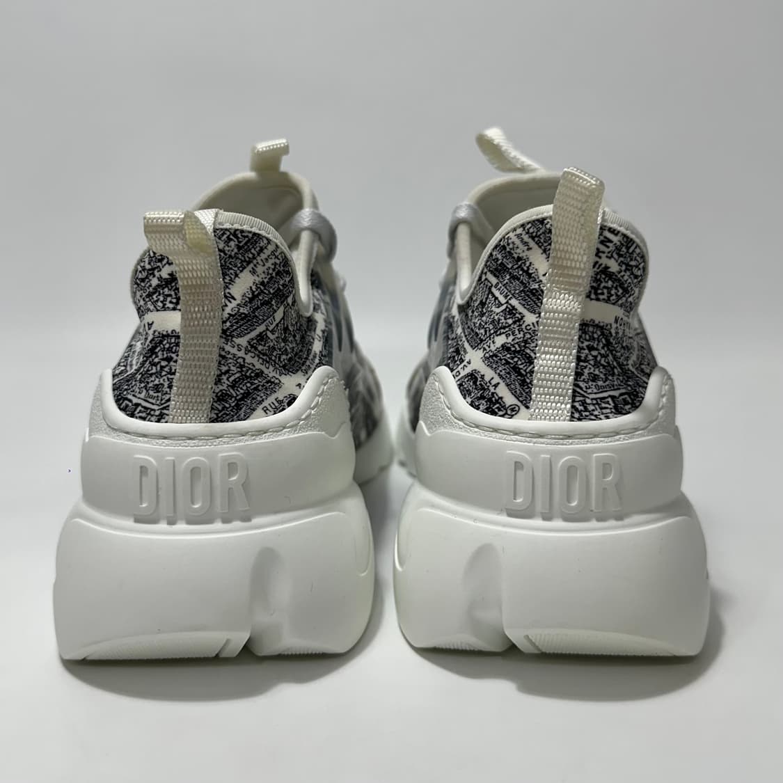 디올 D 커넥트 테크니컬 패브릭 파리 스니커즈 (245)  상품이미지3