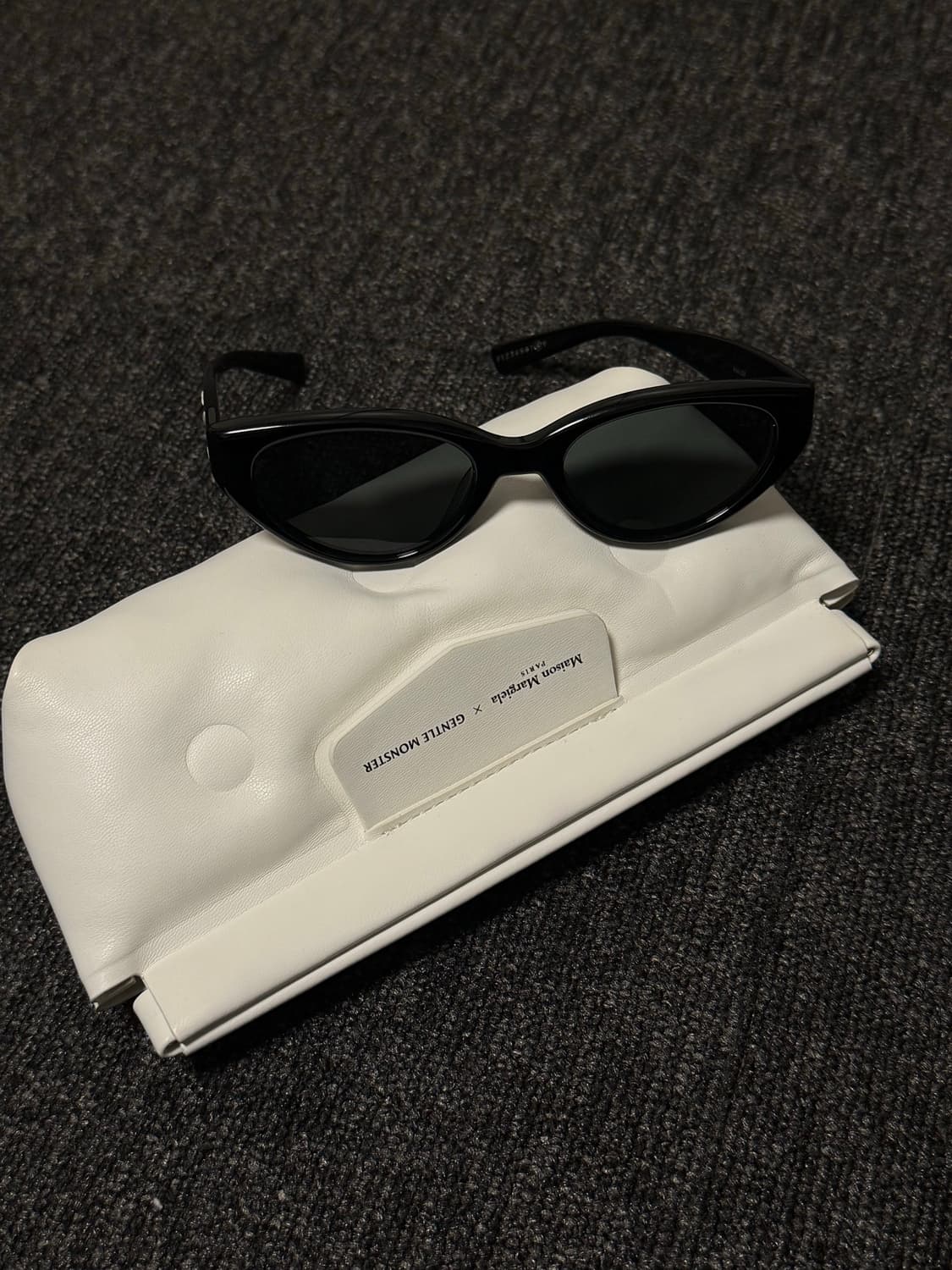 젠틀 몬스터 x 메종 마르지엘라 MM108 블랙 블랙 상품이미지1