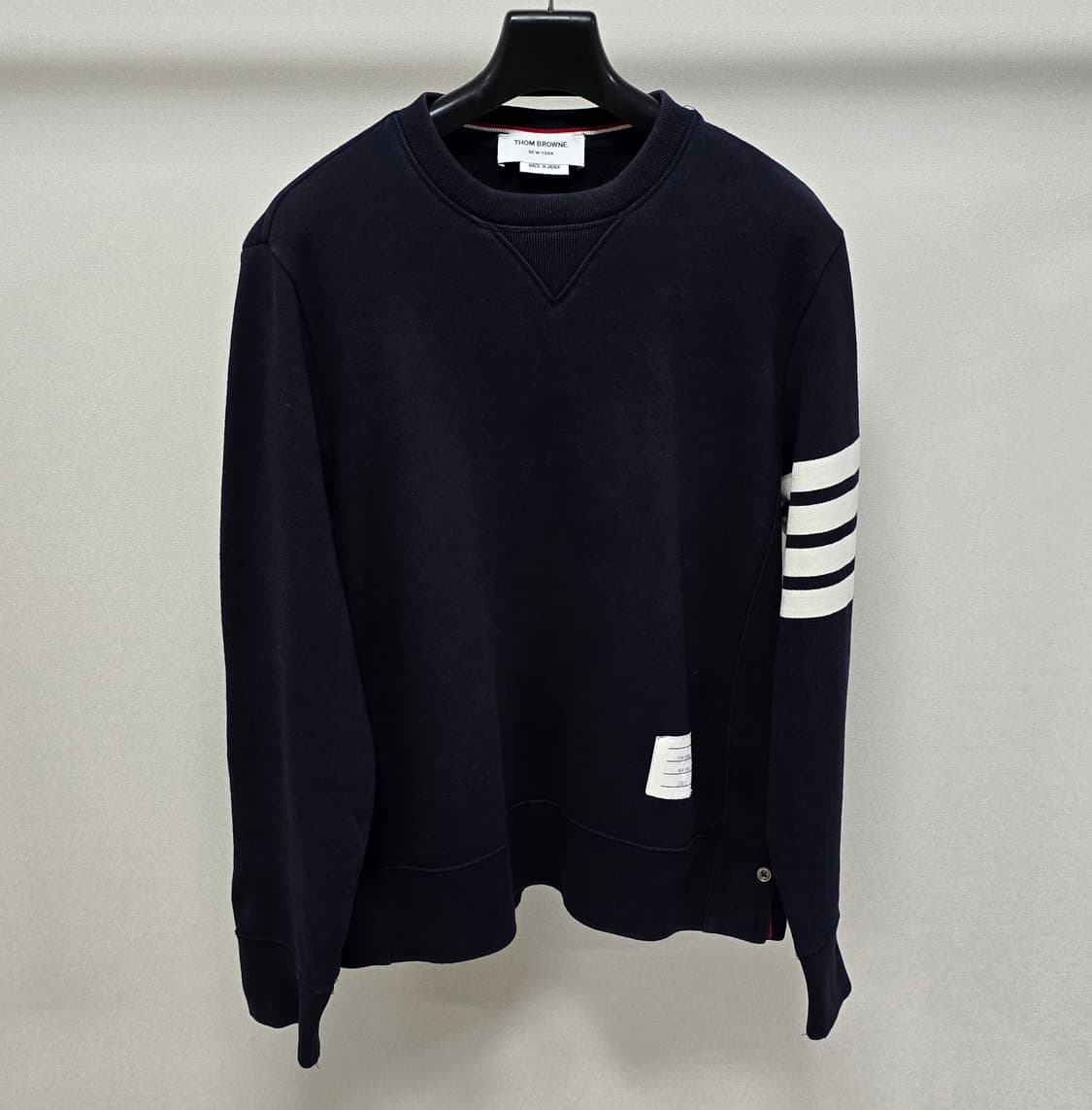 톰브라운 사선 완장 맨투맨 2사이즈 95 100 판매 상품이미지1