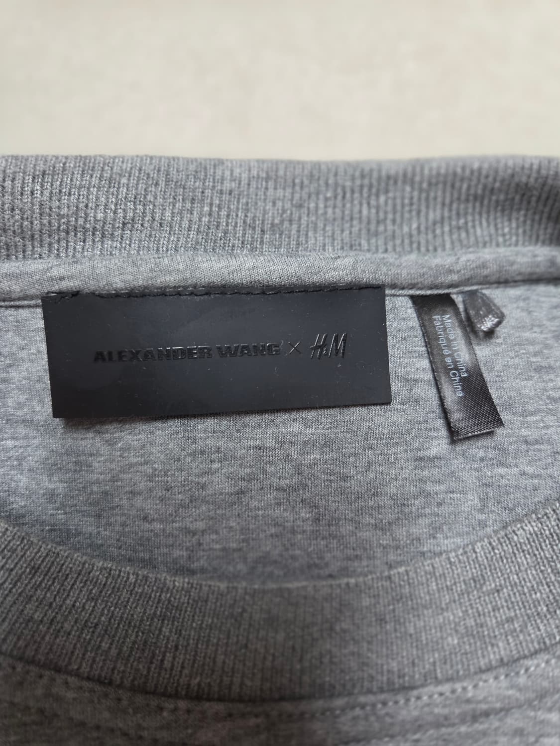 알렉산더왕 X H&M 네오플랜 맨투맨 회색 라지사이즈 상품이미지3