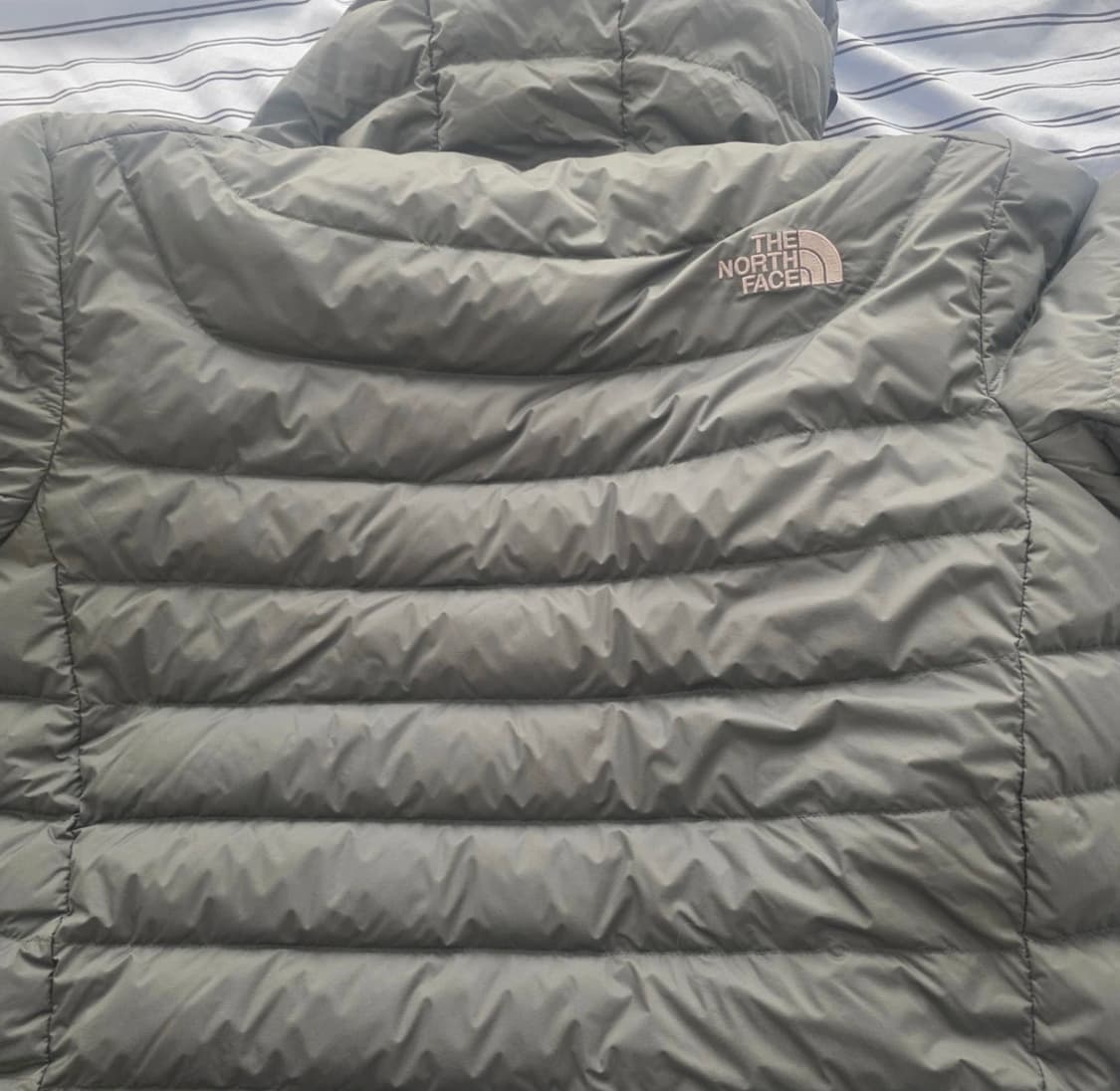노스페이스 경량패딩 m 상품이미지2