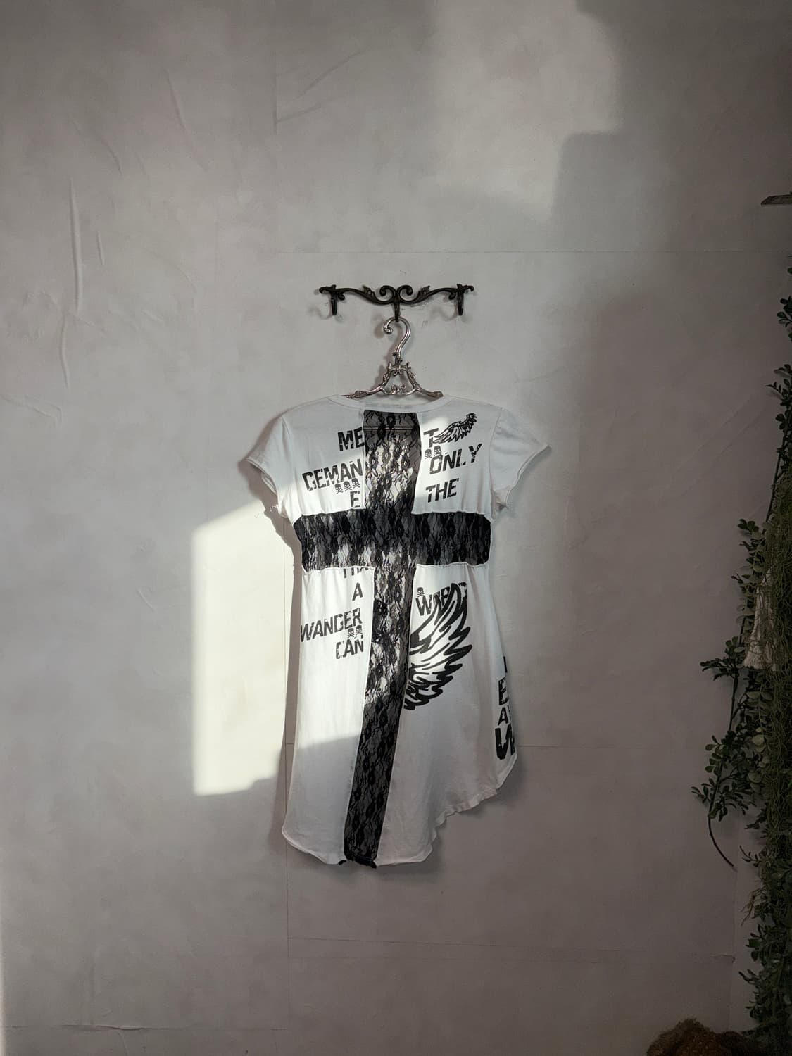 Cross lace lettering unbalanced half t  상품이미지5