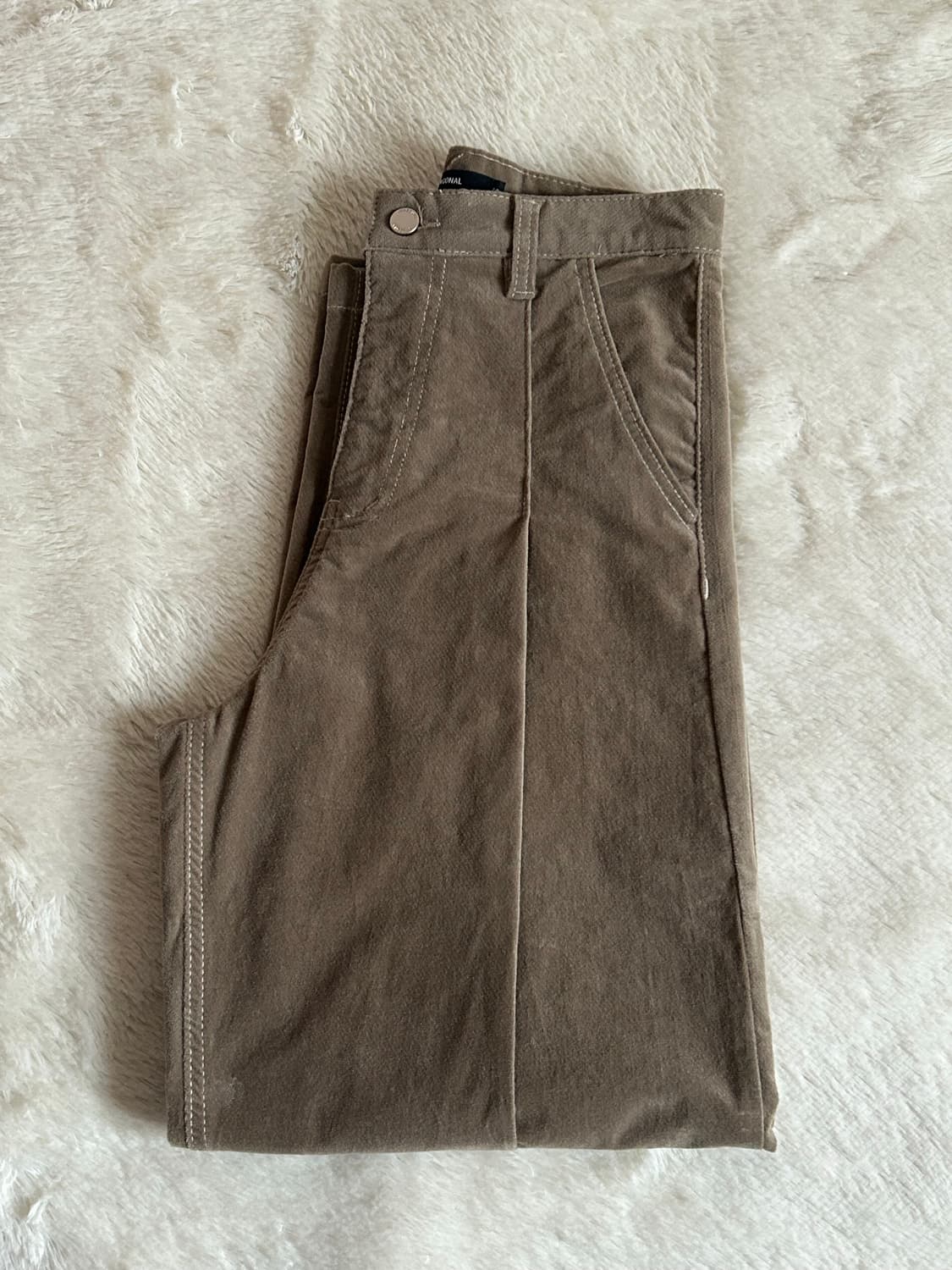 [s] 다이애그널 턱 와이드 벨벳 팬츠 브라운 [조우리 착용] 상품이미지4