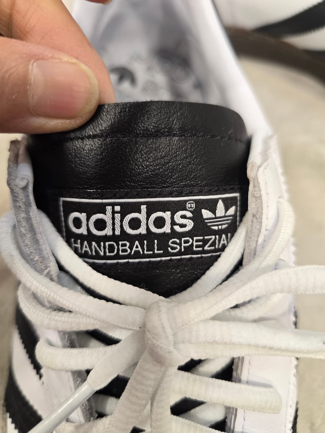 거의새거) 아디다스 스페지알 핸드볼 스니커즈 화이트 블랙 300 상품이미지6
