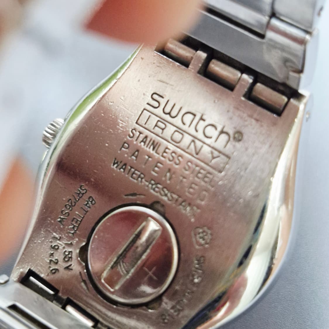 01) 스와치 아이러니 해피조 핑크시계 상품이미지10
