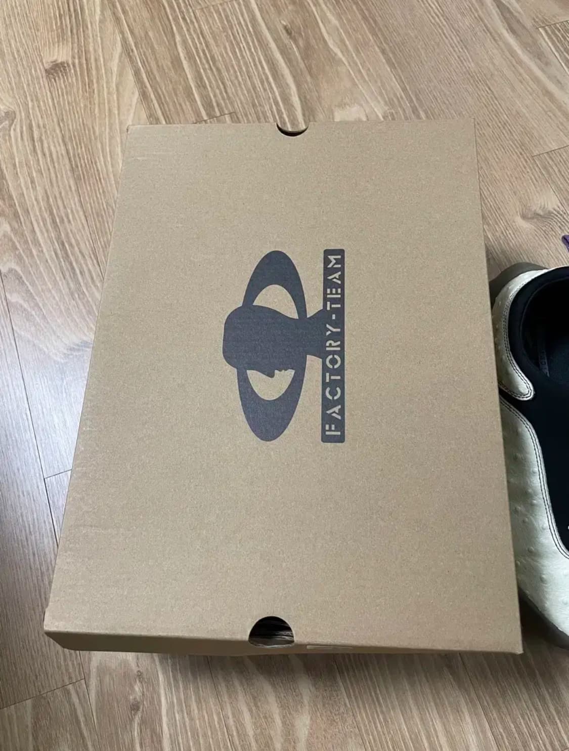 오클리 Ostrich Flesh Ivory(275 size) 상품이미지8