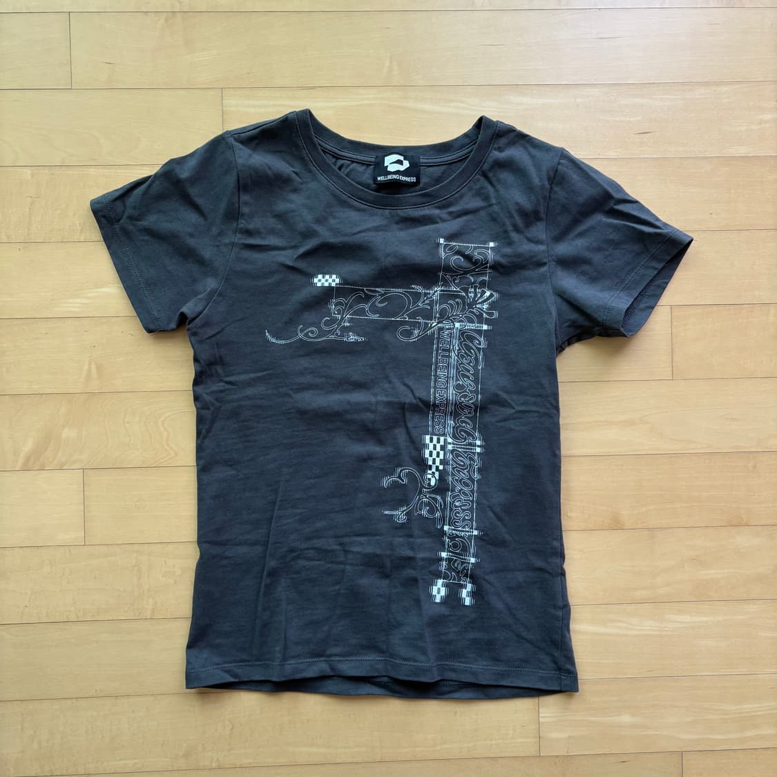 웰빙익스프레스 반팔 Hybrid Tattoo Tee Charcoal 상품이미지1