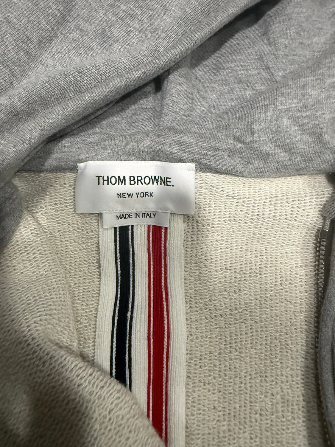 [당일출고,3사이즈] 톰브라운 백삼선 센터백 후드집업 상품이미지4