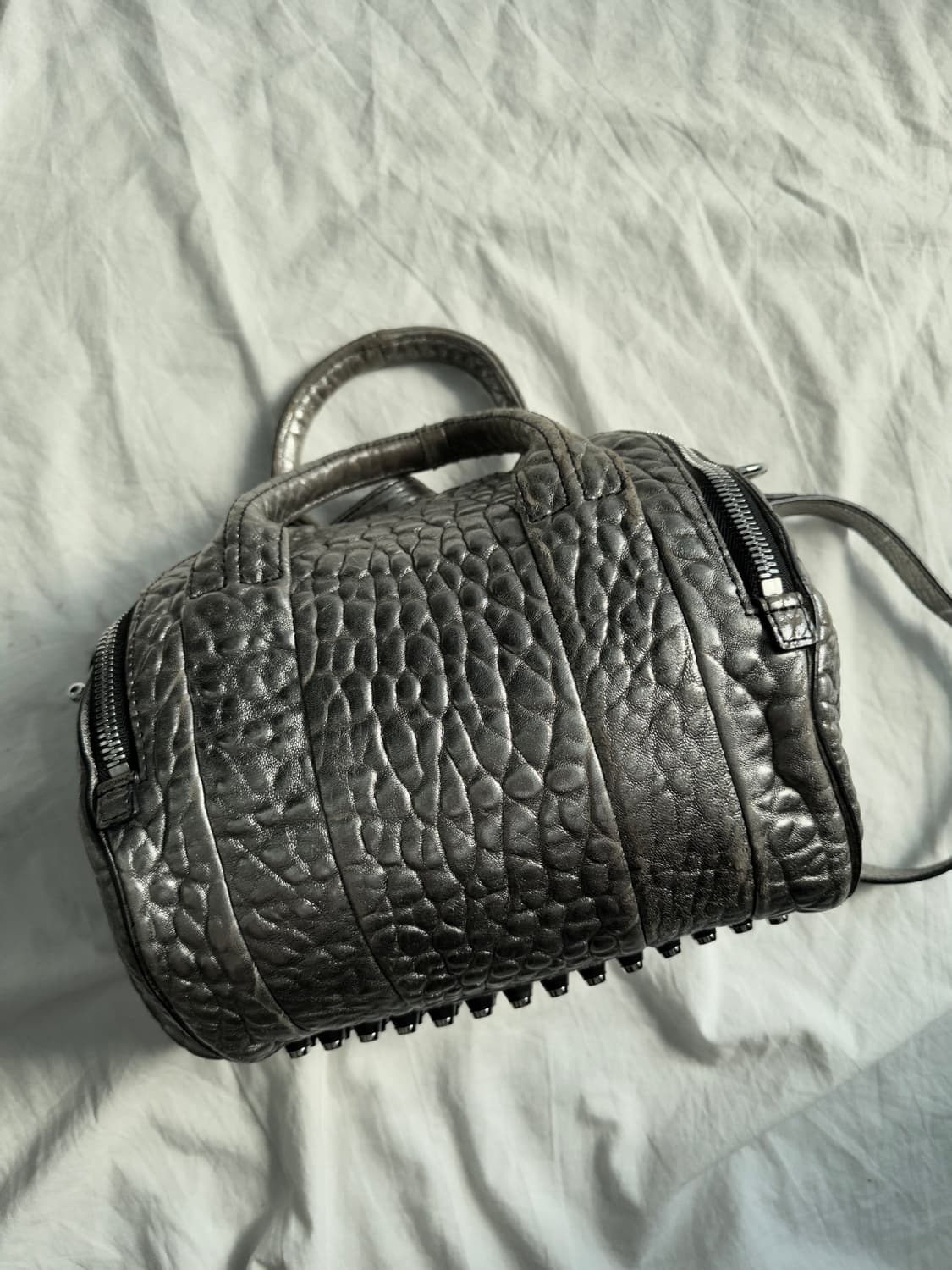 알렉산더왕 불렛스터드 실버 코팅 로키백 상품이미지2