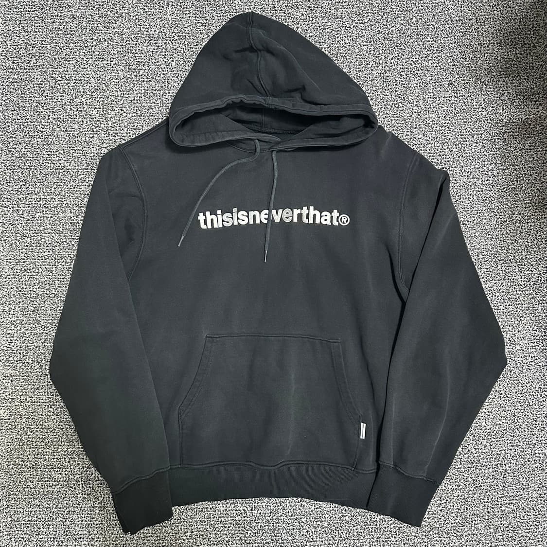 (L) 디스이즈네버댓 블랙 후드티 상품이미지1