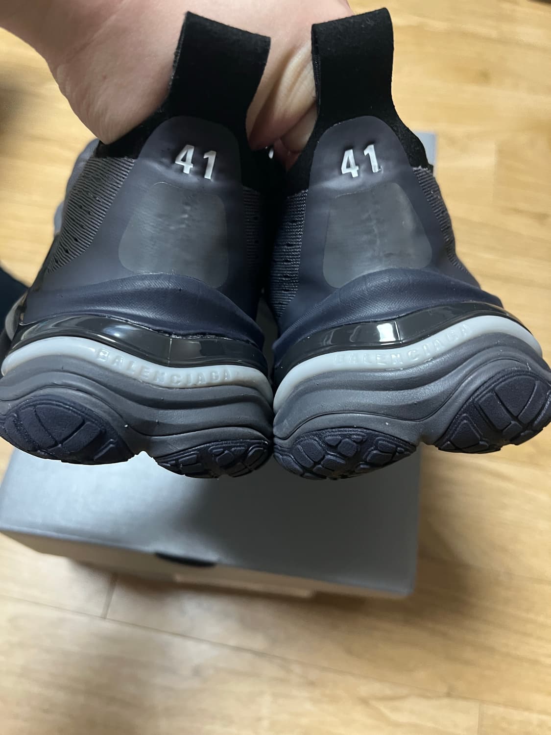 [41] 발렌시아가 아나토믹 러너 스니커즈 그레이 상품이미지5