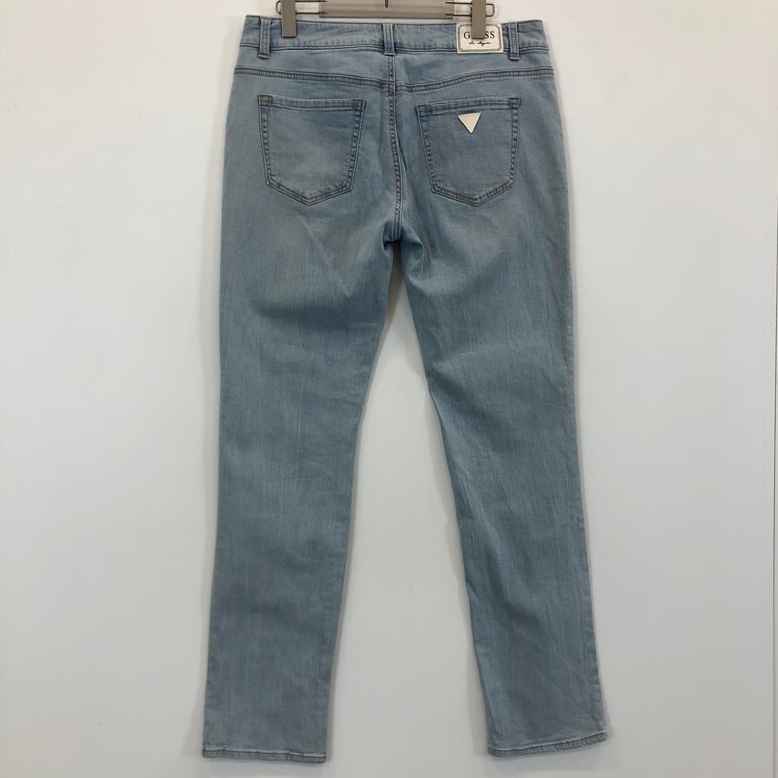 게스 화이트레더패치 데님진 33-34 인치 상품이미지3