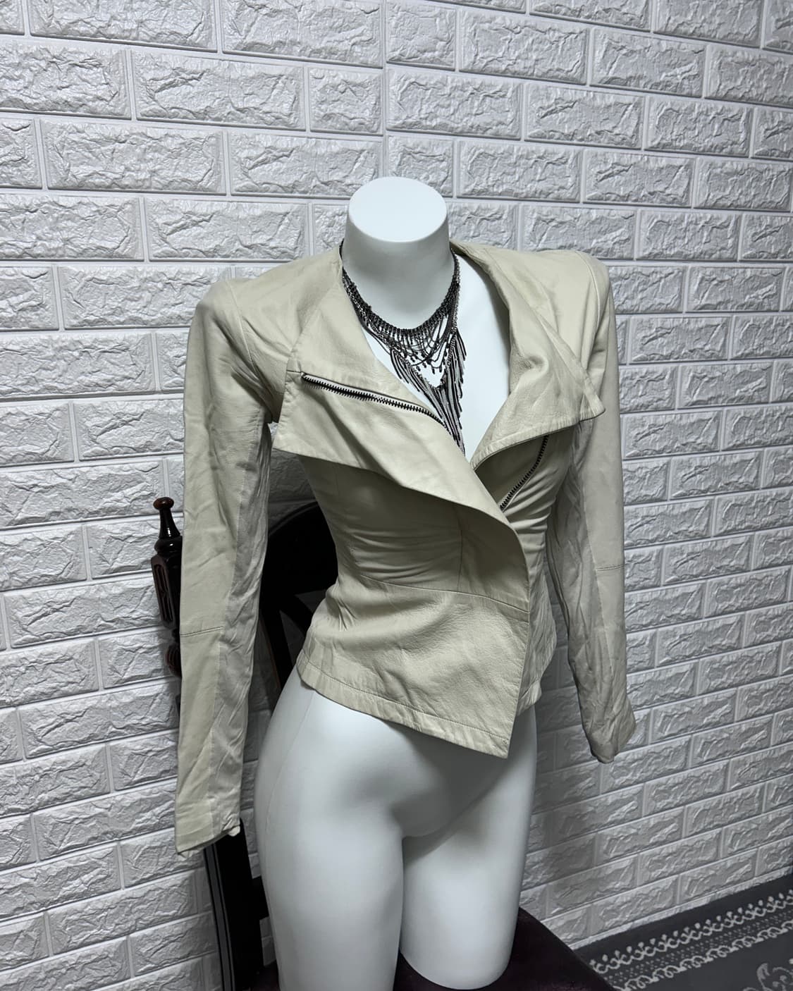 00‘s 엠포리오 아르마니 비대칭 램스킨 자켓 상품이미지1