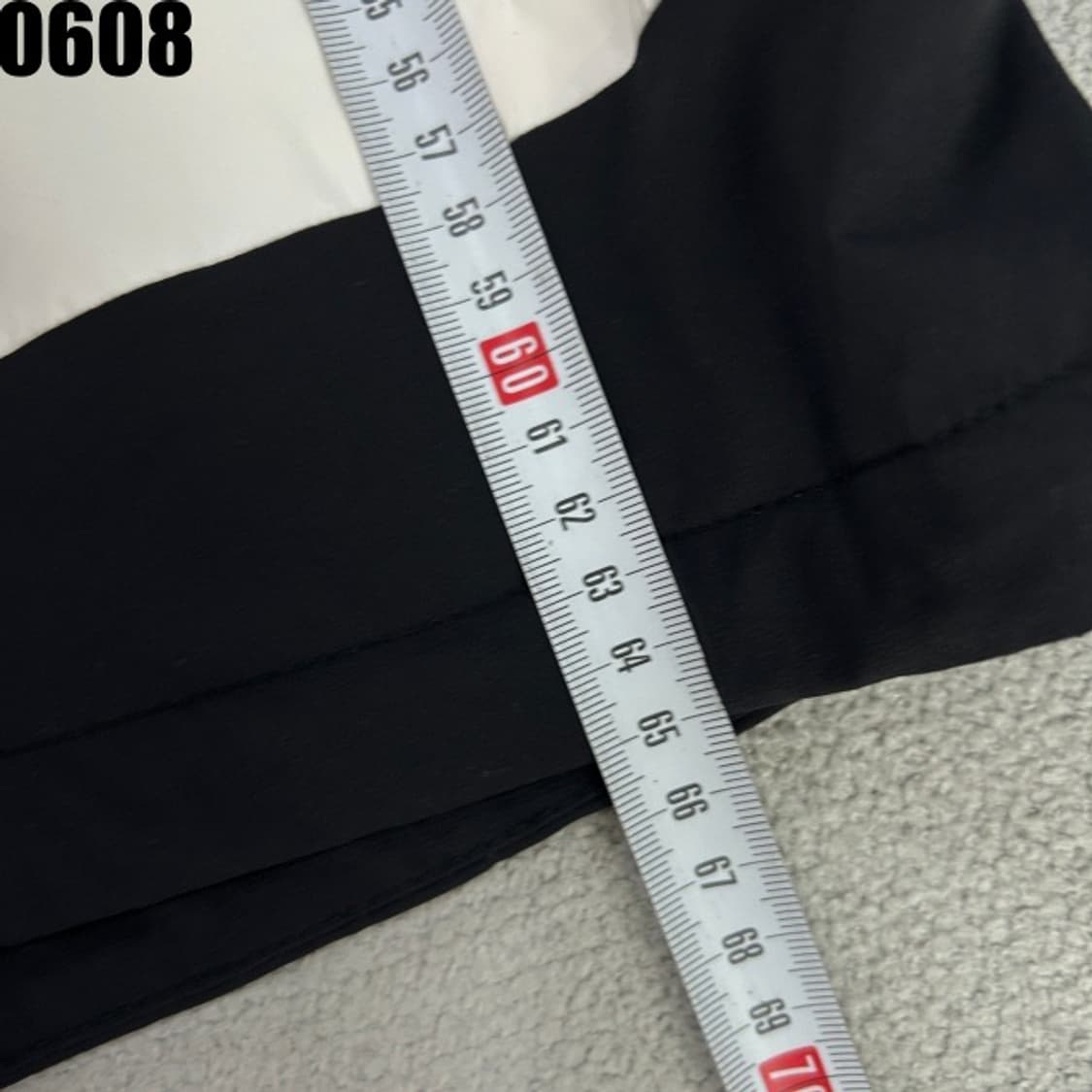 디스커버리 화이트 바람막이 자켓  상품이미지5