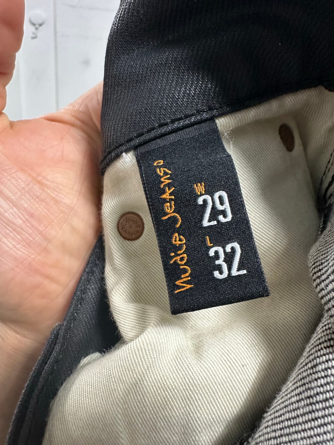 누디진 백투블랙 코팅 팬츠 상품이미지4